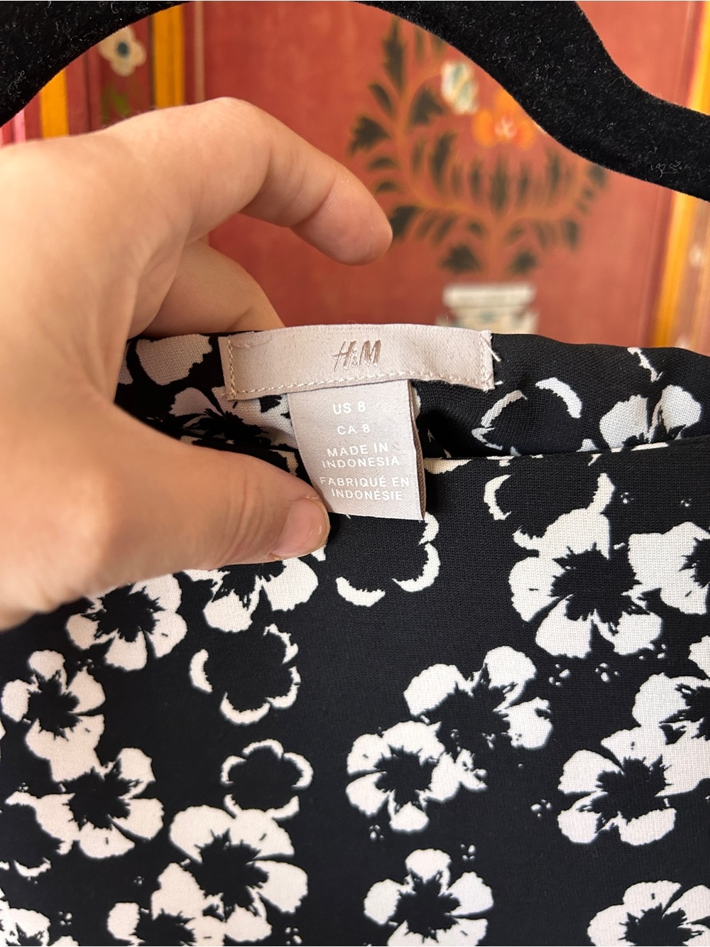 H&M Black and White Floral Tie-Waist 3/4 Sleeve Dress - Picture 4 of 6